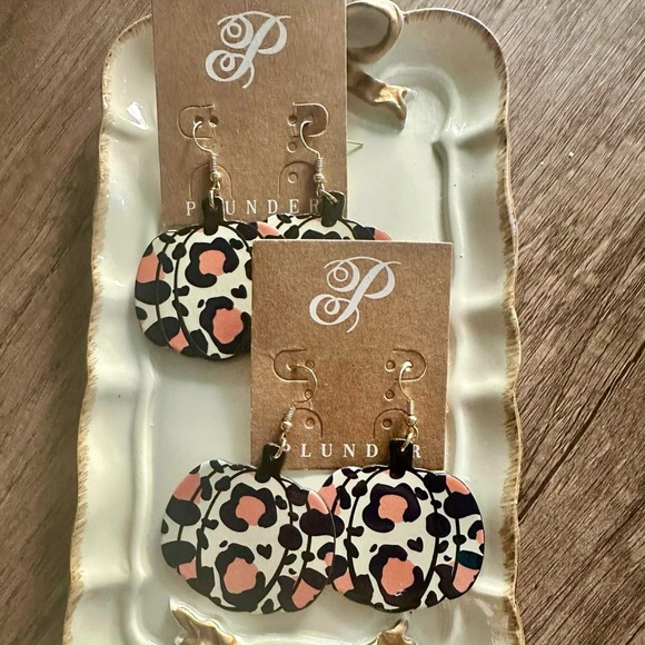 NEW Leopard Pumpkin Earrings - Picture 6 of 6